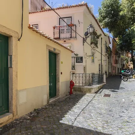 Authentic Alfama's By Lovelystay Лиссабон